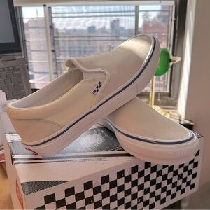 NWT Vans Skate Slip-On cream suede blue trim